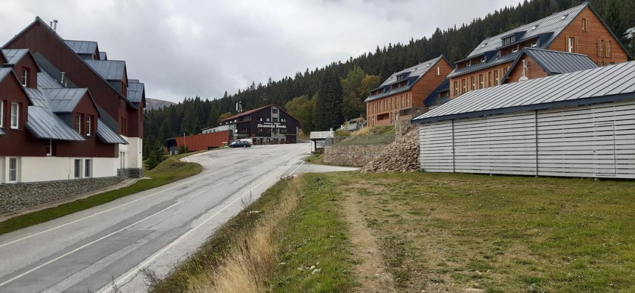 Apartman M5 Horní Mísečky Kültér fotó